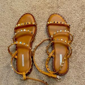 Studded gladiator flats women’s size 8